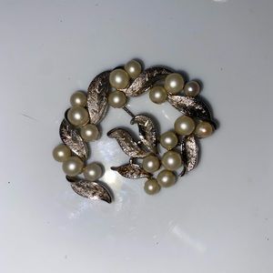Vintage Trifari silvertone Leaf brooch white faux pearls